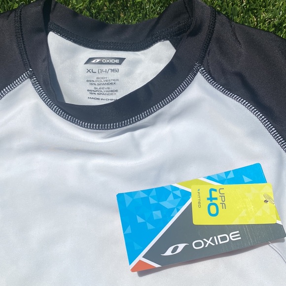 Oxide Rashguard - Picture 2 of 2